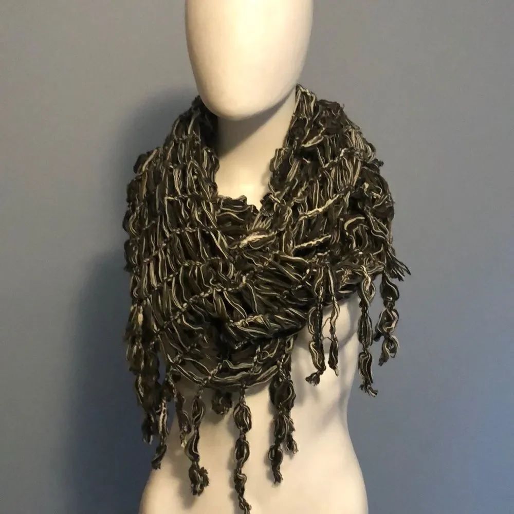Steve Madden Wicked Cool Infinity Scarf - Picture 3 of 6